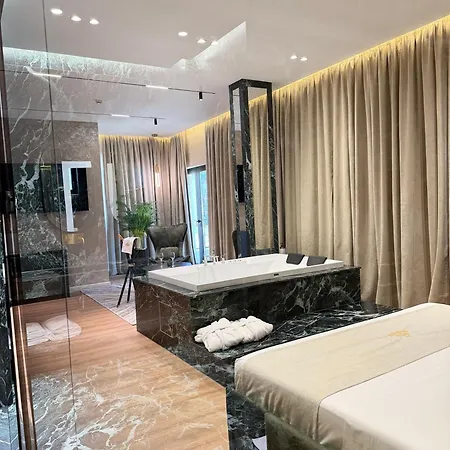 Monaco Hotel 3*