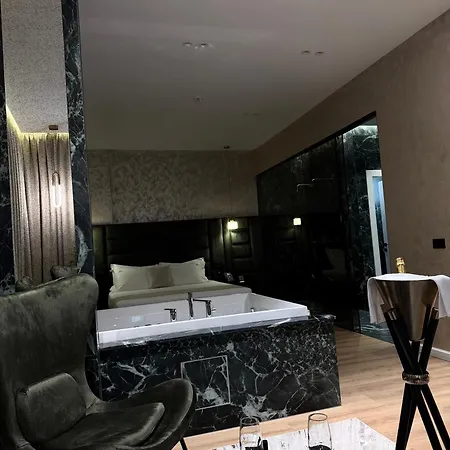 Monaco 酒店 Kamez