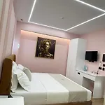 Hotell Monaco Kamez