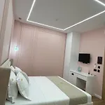 Hotell Monaco Kamez