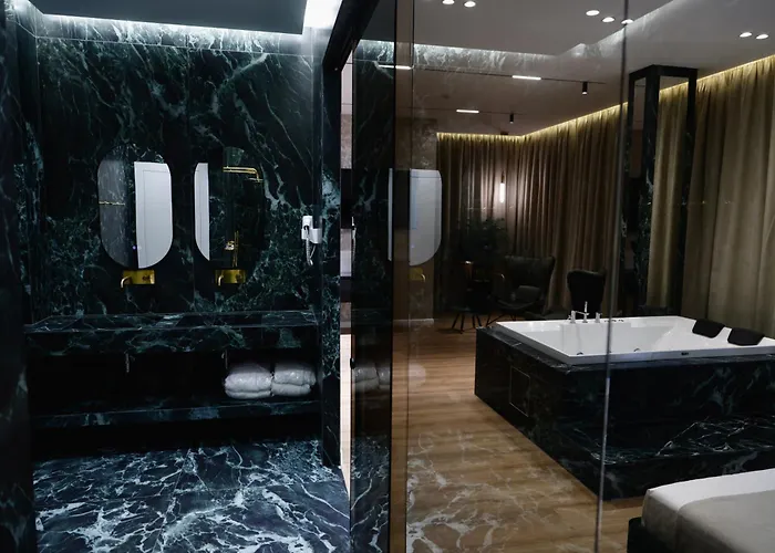 מלון Monaco Kamez